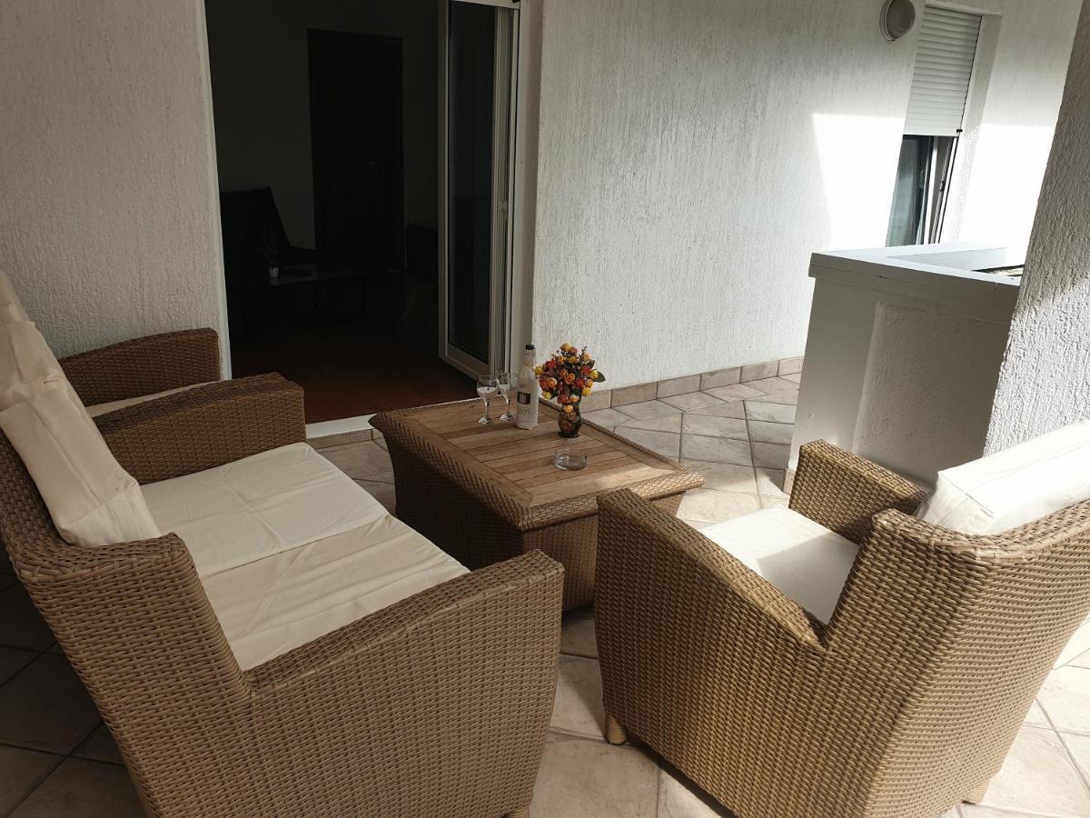 Villa Spanjol ラブ エクステリア 写真