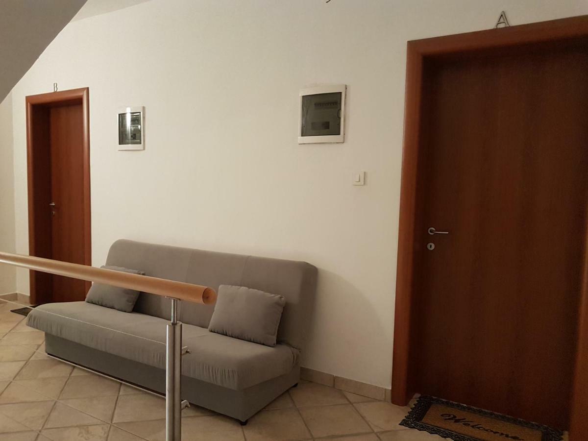 Villa Spanjol ラブ エクステリア 写真